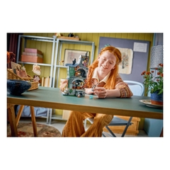 Bộ Mô Hình LEGO Harry Potter Nhà Của Luna Lovegood Kèm Đèn Chiếu #76467