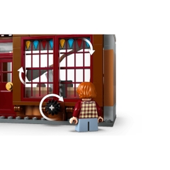 Bộ Mô Hình Lắp Ráp LEGO Cửa Hàng Quidditch & Tiệm Kem #76452