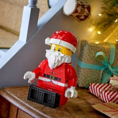 Bộ Mô Hình Lắp Ráp LEGO Up-Scaled Santa Minifigure #40820