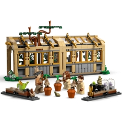 Bộ Mô Hình Lắp Ráp LEGO Harry Potter Lớp Học Thảo Dược #76445