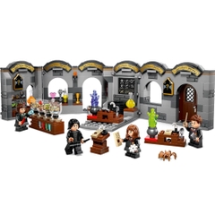 Bộ Mô Hình Lắp Ráp LEGO Harry Potter Lớp Học Độc Dược #76431