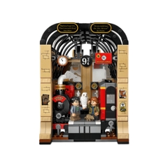 Bộ Mô Hình Lắp Ráp LEGO Chặn Sách Tàu Hogwarts #76450