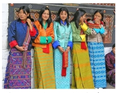 Trầm que Jaju Bhutan bó giấy vàng theo công thức từ Kinh điển Phật Dược Sư