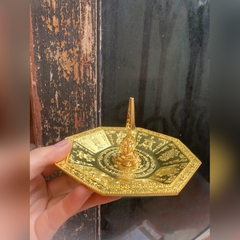Đĩa hương và kẹp hương