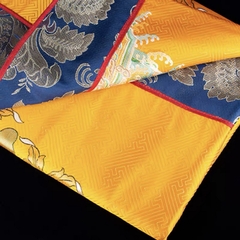 Rèm Gấm Thêu Biểu Tượng Kalachakra Và Bát Cát Tường Kết Hợp