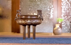 Lư hương chân cao (Đỉnh trầm chân cao)