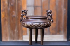 Lư hương chân cao (Đỉnh trầm chân cao)