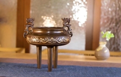 Lư hương chân cao (Đỉnh trầm chân cao)