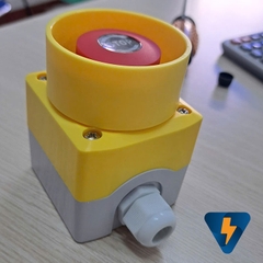 Hộp nút nhấn Stop có vòng tròn bảo vệ