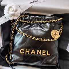 Túi X C22 Hobo Da Lì Khóa Vàng Size 20cm 1 Hộp