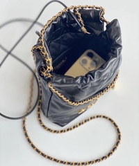 Túi X C22 Hobo Da Lì Khóa Vàng Size 20cm 1 Hộp