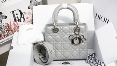 Túi Di Lady Da Lì Khóa Bạc Size 20cm Có 2 Hộp