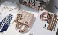 Túi Di Lady Da Lì Khóa Vàng Size 17cm Có 2 Hộp