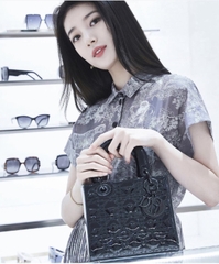 Túi Di Lady Da Bóng Khóa Đen Size 20cm Dây To Bảng 2 Hộp