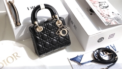 Túi Di Lady Da Lì Khóa Vàng Size 17cm Có 2 Hộp