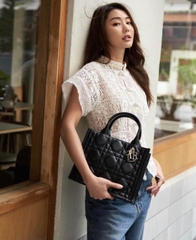 Túi Di Tote New Da Lì Khóa Vàng Size 26 Có 2 Hộp