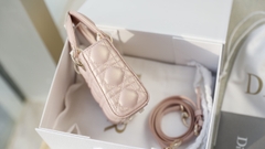 Túi Di Lady Da Lì Khóa Vàng Size 12cm Có 2 hộp