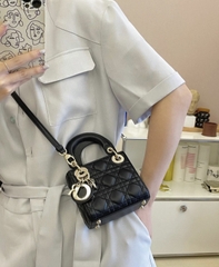 Túi Di Lady Da Lì Khóa Vàng Size 12cm Có 2 hộp