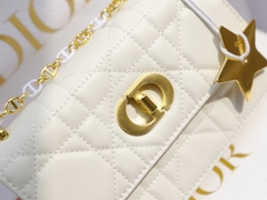 Túi Di Caro mini Khóa Vàng Size 19cm Có 2 hộp