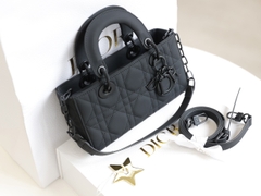 Túi Di Lady DJoy Ngang Da Lì Khóa Cùng Màu Size 22cm Có 2 hộp