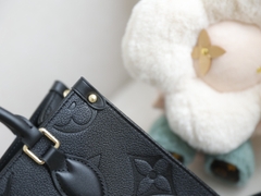 Túi L Onthego Da Bò Họa Tiết Dập Size 25cm Có 2 hộp
