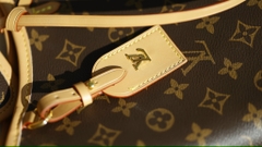 Túi xách L Carry M46203 size 29cm M46203