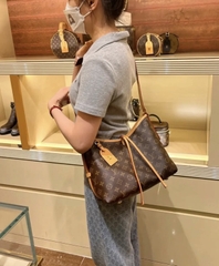 Túi xách L Carry M46203 size 29cm M46203