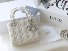 Túi Di Lady Da Lì Khóa Bạc Size 17cm Có 2 Hộp