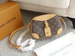 Túi L Deauville 45528 Size 20cm Có 2 hộp