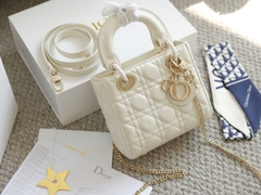 Túi Di Lady Da lì Khóa Vàng Size 17cm Ver2 F6677