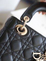 Túi Di Lady Da lì Khóa Vàng Size 17cm Ver2 F6677