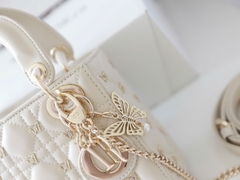 Túi D Lady Da Lì Khóa Vàng Size 20cm Charm Bướm