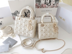 Túi D Lady Da Lì Khóa Vàng Size 20cm Charm Bướm