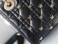 Túi D Lady Da Lì Khóa Vàng Size 20cm Charm Bướm