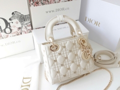 Túi D Lady Da Lì Khóa Vàng Size 20cm Charm Bướm