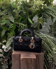 Túi Di DJoy Da Lì Khóa Vàng Size 22cm có 2 hộp