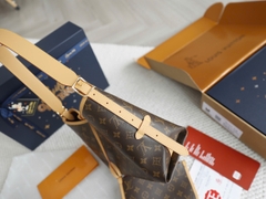 Túi xách L Carry M46203 size 29cm M46203