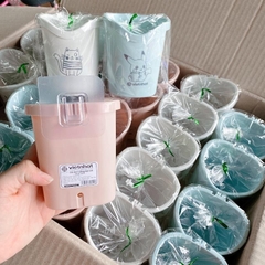 Cốc Dán Tường Cắm Bàn Chải Kem Đánh Răng Nhà Tắm Có Lỗ Thoát Nước Nhựa Việt Nhật (6370) A0923
