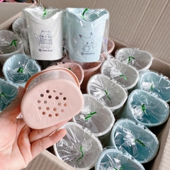 Cốc Dán Tường Cắm Bàn Chải Kem Đánh Răng Nhà Tắm Có Lỗ Thoát Nước Nhựa Việt Nhật (6370) A0923