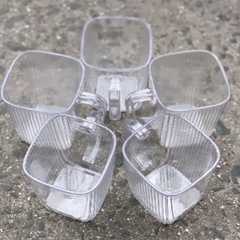 Cốc Nhựa Uống Nước Việt Nhật Dáng Vuông Sọc Tăm Trong Suổt 360ml A1532