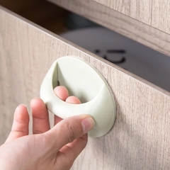 Tay Nắm Dán Kéo Cửa Tủ Cửa Nhà Hộc BànTiện Dụng 9x9cm A1943
