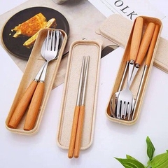 Bộ Đũa Nuỗng Nĩa Inox Cán Gỗ Kèm Hộp Đựng Lúa Mạch A1913