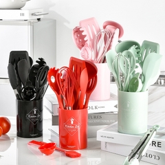 Bộ 12 Dụng Cụ Nấu Ăn Silicone 12 Món Cán Gỗ Kitchen Set Cao Cấp, Chịu Nhiệt, An Toàn, Chống Dính A5031
