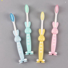 Sét 4 Bàn Chải Đánh Răng Hình Thú Cho Bé Cái Siêu Mềm Kèm Túi Zip A3632