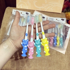 Sét 4 Bàn Chải Đánh Răng Hình Thú Cho Bé Cái Siêu Mềm Kèm Túi Zip A3632