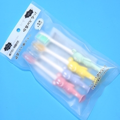Sét 4 Bàn Chải Đánh Răng Hình Thú Cho Bé Cái Siêu Mềm Kèm Túi Zip A3632