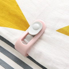 Kẹp khóa cố định chăn ga nệm trải giường chống trượt, Gài chăn ga gối nệm chống đá cho bé L0432