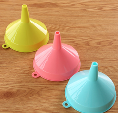 Phễu Nhựa Rót Chất Lỏng Mini Đa Năng – Phễu Rót Dầu Ăn, Phụ Gia, Nước, Phễu Lọc Nhà Bếp A1622