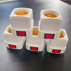 Ổ cắm công tắc đui đèn vuông màu trắng có đầu đèn xoay được A1152