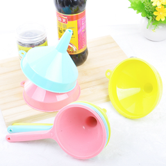 Phễu rót chất lỏng, dụng cụ rót chất lỏng dạng phễu nhựa đa năng nhiều màu sắc A1621